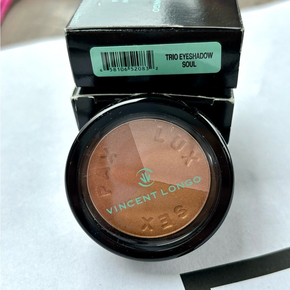 Vincent Longo Eyeshadow Duo - Blue, Purple, Green, Pink *Any 2 units/$15* - Picture 5 of 10